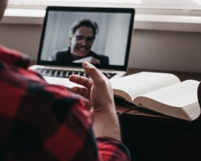 Passo a passo de como fazer uma ata de reunião on-line perfeita