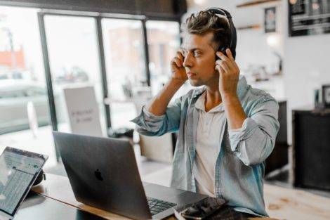 Trabalho híbrido traz resultados acima do esperado para a Salesforce
