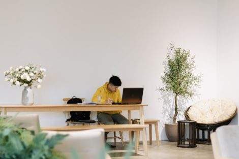 O que os gestores estão dizendo sobre o futuro do trabalho híbrido, segundo a McKinsey & Company